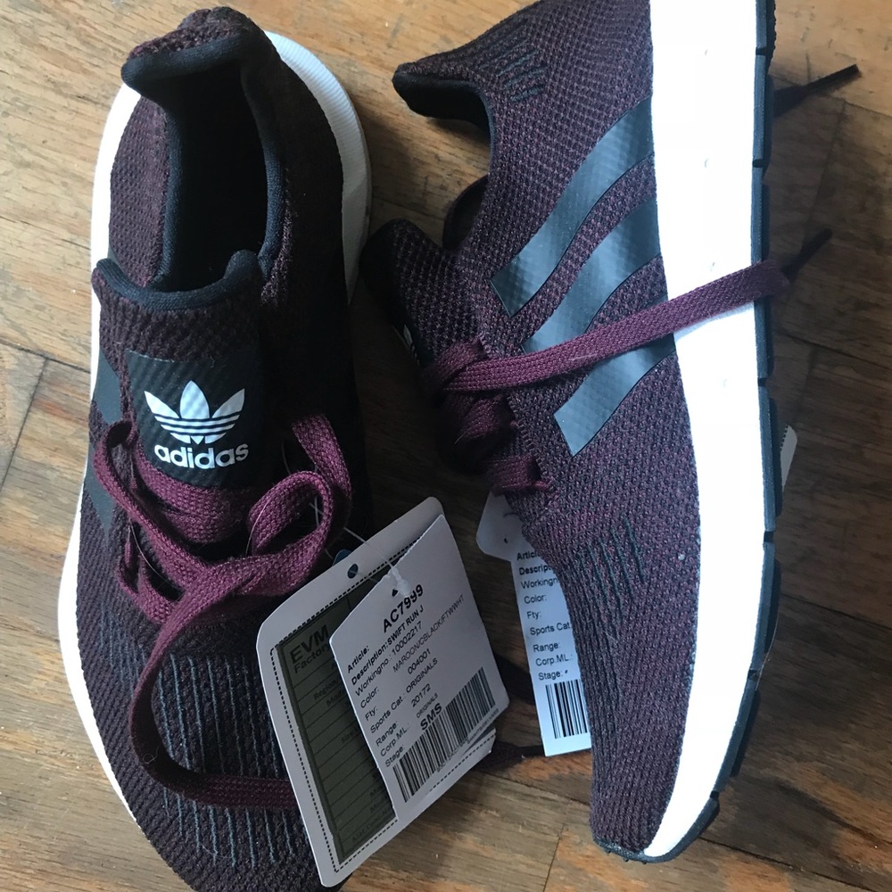adidas Swift Run Burgundy sample Sneakers